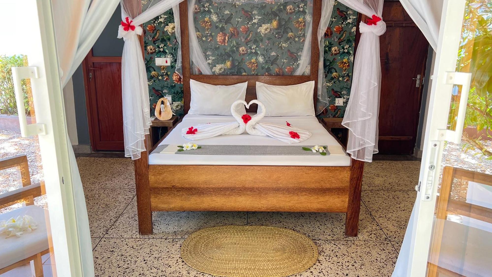 Seashore Beach Hotel Кивенгва Экстерьер фото